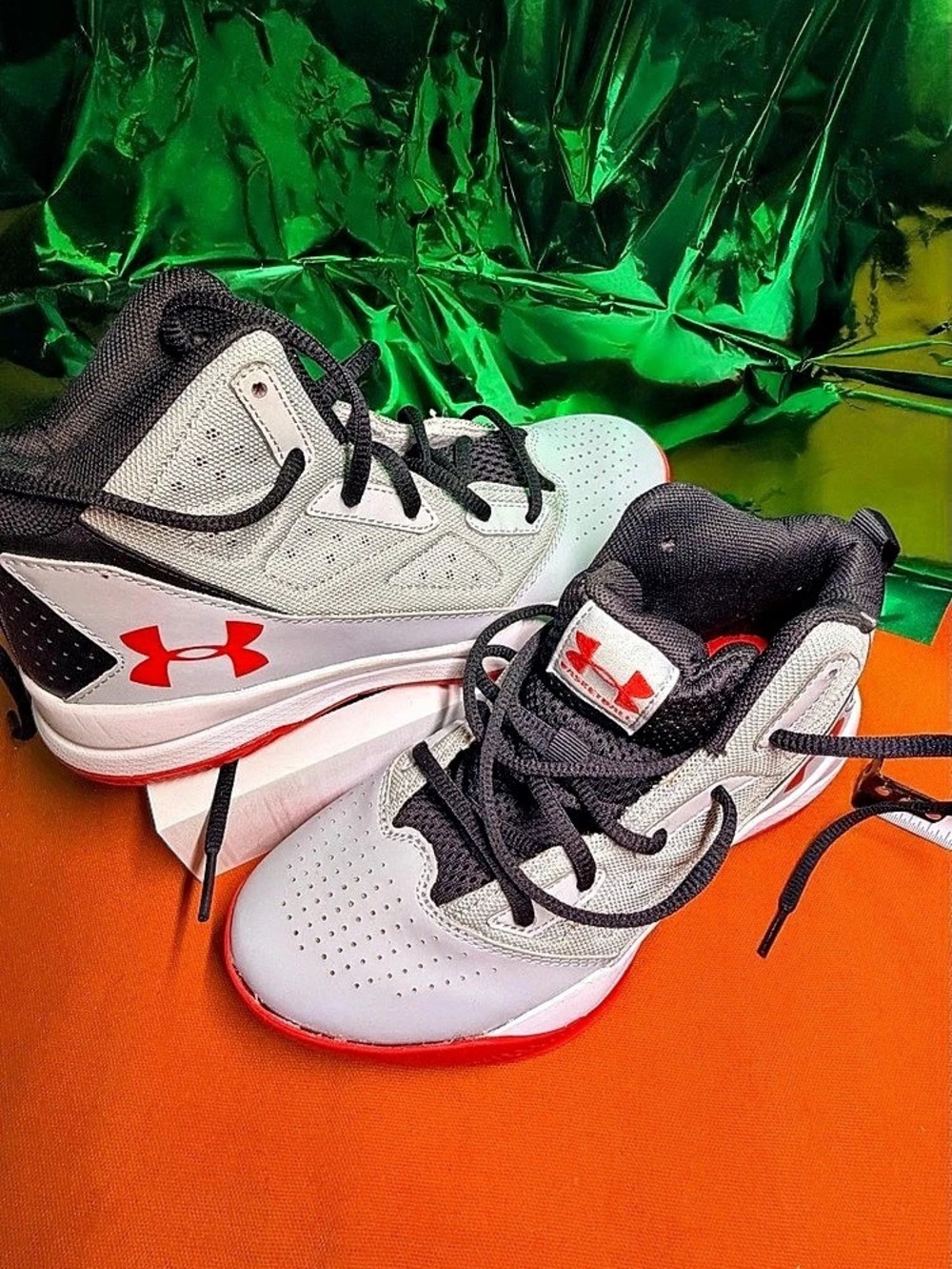 Under Armour Kids Sneakers White & Black Boys or Girls US 3.5Y